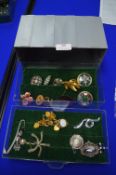 Vintage Costume Jewellery Brooches, etc.