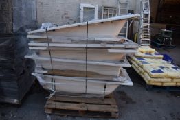 *Pallet of Bath Tubs (AF)