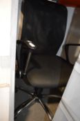 *Gas-Lift Swivel Office Chair