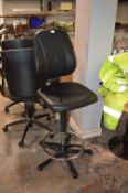 *Black Gas-Lift Chair