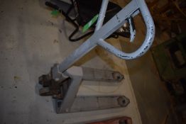 *550x1000 Pallet Truck (grey)