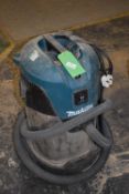 *Makita VC3011L Vacuum Cleaner