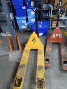 * pallet truck