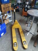 * pallet truck