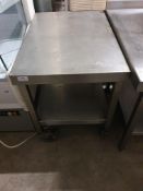 * low level S/S table - 450w x 650d x 600h