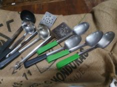 * quantity of utentils