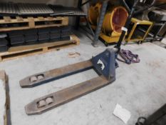 * 2000kg pallet truck (Blue) As seen