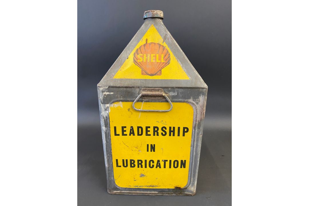 A Shell Lubricating Oil five gallon pyramid can in good condition. - Image 4 of 6