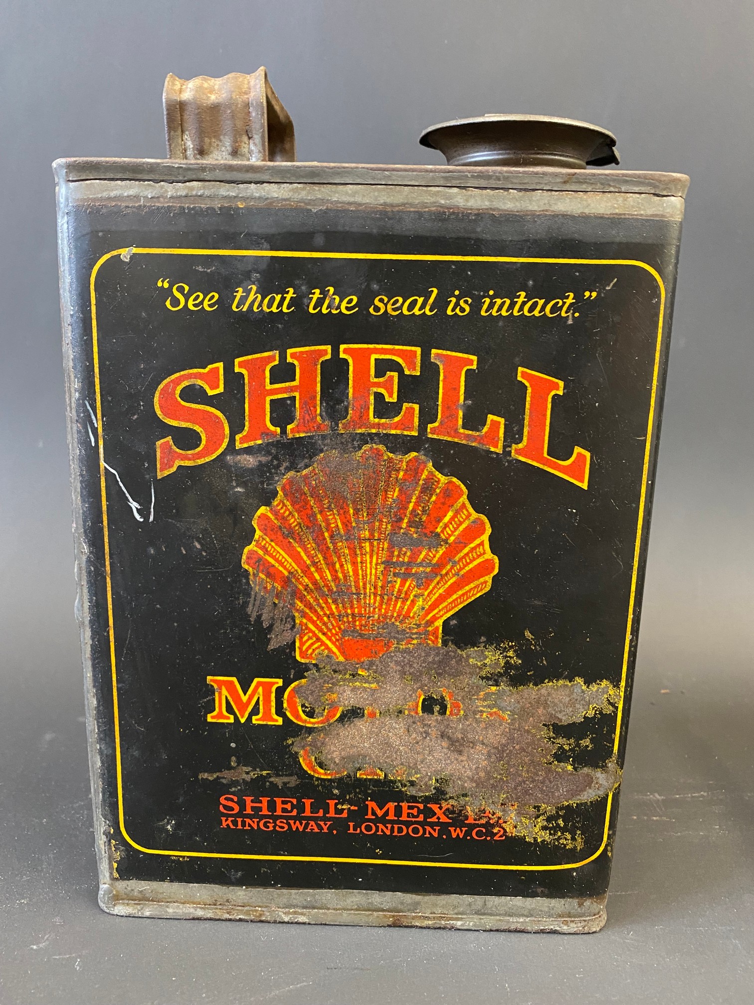 A Shell Motor Oil half gallon can, plus a Shell Gear Oil cylindrical quart can, with original cap. - Image 3 of 10