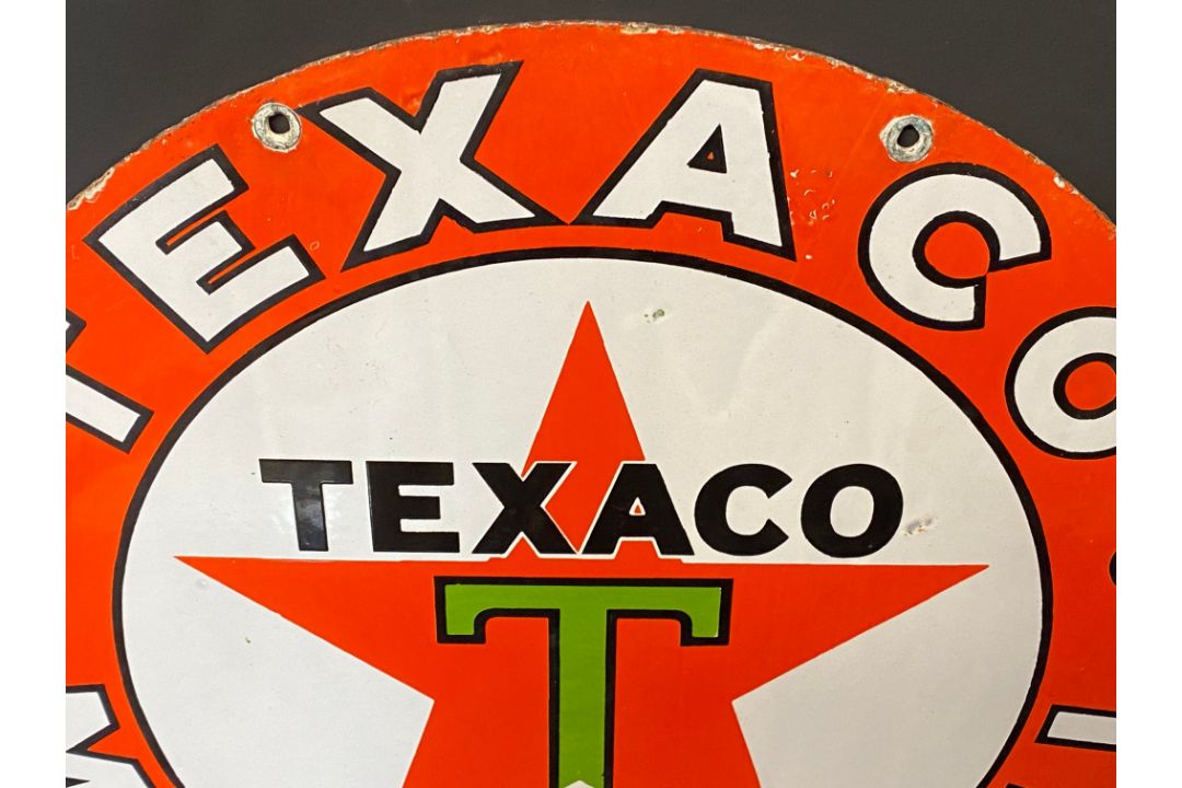 A Texaco Motor Oil circular double sided enamel sign in excellent condition, 20" diameter. - Image 6 of 8