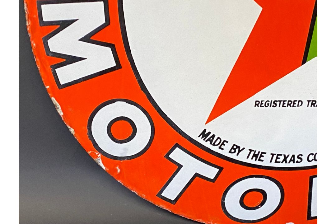 A Texaco Motor Oil circular double sided enamel sign in excellent condition, 20" diameter. - Image 8 of 8