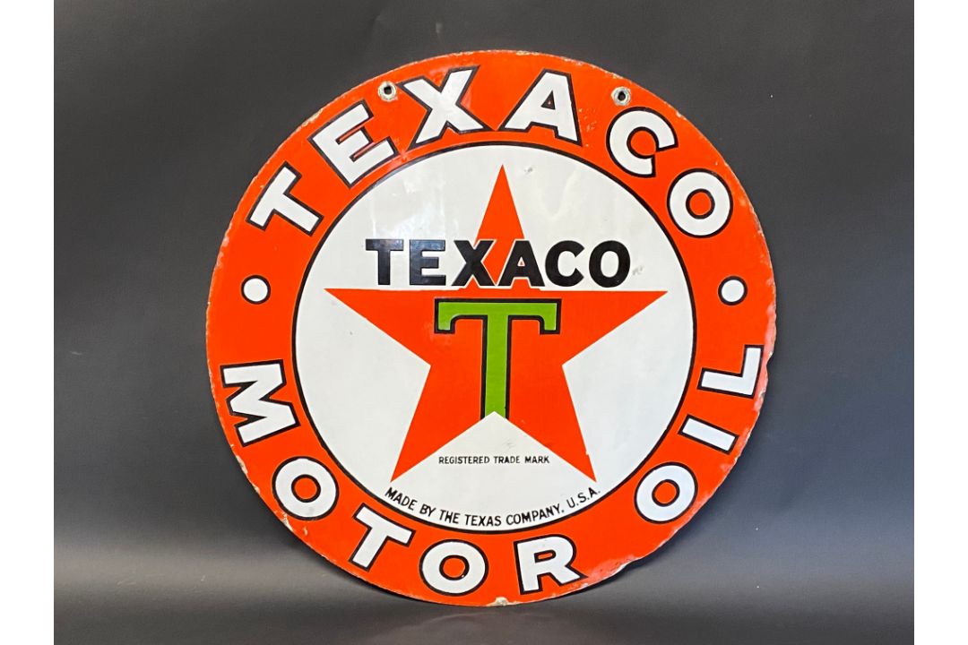 A Texaco Motor Oil circular double sided enamel sign in excellent condition, 20" diameter. - Image 5 of 8
