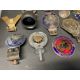 A collection of assorted car badges, AA, RAC and Guild of Master Motorists noted. - Image 2 of 6