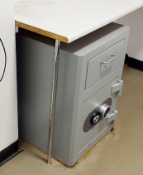 1 x Heavy Duty Office Safe - CL701 - Location: Ashton Moss, Manchester, OL7