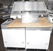 3 x Domestic Kitchen Appliances Including 1 x Samsung Stainless Steel Extractor and 2 x Prima