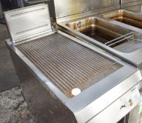 1 x Angelo Po Ribbed Top Electic Cooking Griddle on a Modular Base Unit - Width 40cm - Recently