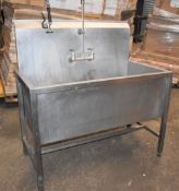 1 x Large Stainless Steel Wash Sink Basin With Spray Hose Tap - Size: H90 x W129 x D70 cms - CL999 -
