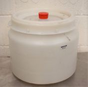 1 x Container With Sealing Lid and Accessories - Suitable For Storing Foodstuffs - Size H35 x W40
