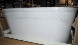 1 x Freestanding Contemporary Double Ended Acrylic Bath Finished in White - Includes Flush Waterfall