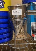 1 x Stainless Steel Piston Funnel For Dispensing Batters, Sauces And Coulis - Ref: BGC032 -