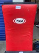 1 x T Sport Curved Martial Arts Training Kick Pad - Dimensions (mm): 400x200x650