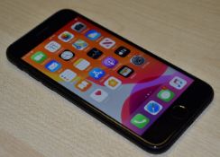 1 x Apple Iphone 7 Mobile Phone With 128gb Storage - Good Working Order With Previous Icloud Account