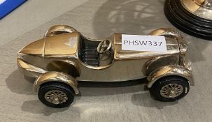 1 x Vintage Sports Car Style Decorative Metal Desk Ornament