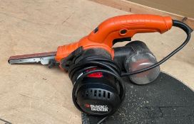 1 x Black & Decker Powerfile Sander - Wired 240v