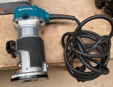 1 x Makita RT0700CX4 1/4