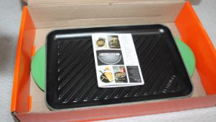 1 x LE CREUSET Enamelled 32cm Cast Iron Rectangular Grill Pan In Bambo Green - Original Price £99.00