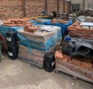 1 x Large Quantity Of Bricks - CL464 - Location: Liverpool L19