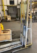 1 x Coolie Hand Operated Fork Lift - Capacity 500Kgs - Ref: C2C063 - CL789 - Location: