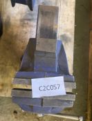 1 x Heavy Duty Bench Vice - Ref: C2C057 - CL789 - Location: SolihullCollection Details:Location: