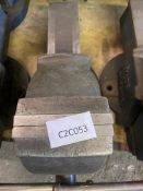 1 x Heavy Duty Bench Vice - Ref: C2C053 - CL789 - Location: SolihullCollection Details:Location: