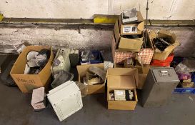 1 x Large Selection Of Electrical Components Including Circuit Breakers - Ref: C2C032 - CL789 -