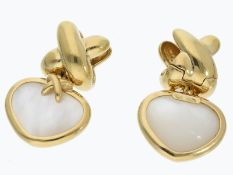 Ohrschmuck: geschmackvolle und sehr hochwertige Perlmutt-Designer-Ohrstecker in Herzform, Handarbeit