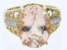 Ring: dekorativer Goldschmiedering mit großem Morganit von ca.10ct und Brillanten