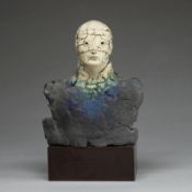 Keramikobjekt - Büste. Carmen Dionyse (1921 Gent - 2013).