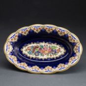 Ovale Schale Renaissance. Faienceries et Émaux de Longwy / d'Huart de Nothomb, Longwy um 1920.