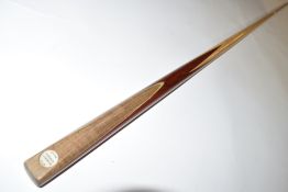 Horace Lindrum Club cue, 148cm long
