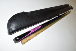 Modern Dufferin two-piece cue with padded travel pack