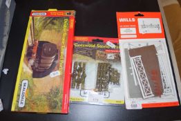 Hornby Model Railways double stone tunnel portals and Cotswold stone wall pack No 2 together with