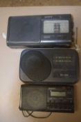 MIXED LOT: 5 RADIOS TO INCLUDE:SONY ICF-780L 3 BAND (1991), PHILIPS AE 2130 2 BAND (1992), SONY