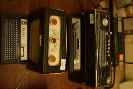 MIXED LOT: 5 RADIOS TO INCLUDE:PYE TR2252 (1973), ULTRA VHF (1973), PYE TORNADO (1973), PHILIPS (