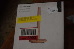 Free standing paper towel holder