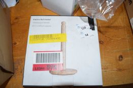 Free standing paper towel holder