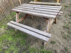 Garden picnic bench, 137 x 126 cm