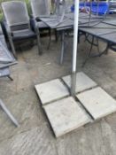 Heavy duty large parasol base, width 86 cm