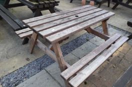 Garden picnic table 138 x 127 cm, height approx 70 cm