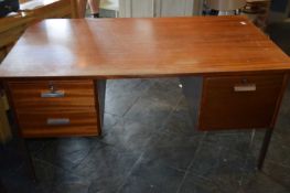 Wood and metal office desk, width 138 cm, depth 76 cm, height 70 cm